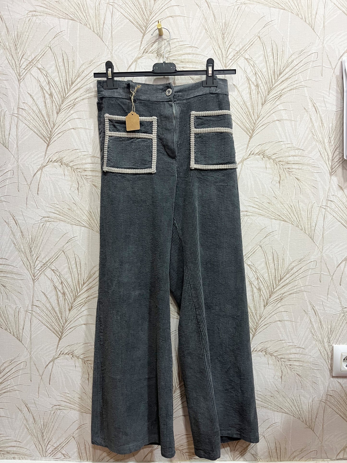 Pantalones efecto pana gris